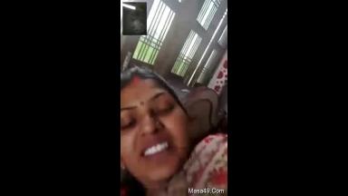 Horny Village Bhabhi Shows Pussy