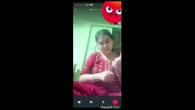 Desi Girl Shows Her Masturbating on VC