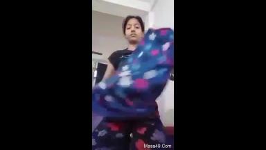 Desi Vlg Girl Masturbating