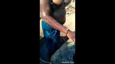 Desi Bhabhi Bathing