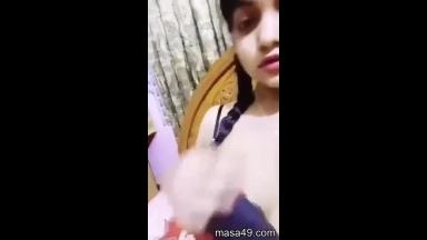 Sexy Desi Vlg Girl Shows Boobs