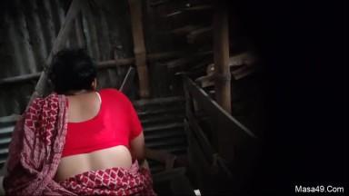 Desi Bhabhi Pissing