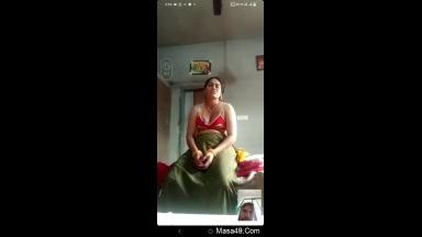 Rajasthani Bhabhi Shows Her Boobs On VC FOr Lover