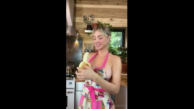 Sara Underwood Nude Banana Sucking Video Leaked