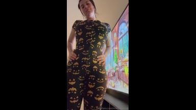 Mady Gio Leaked Halloween Pejama Ass Tease Video