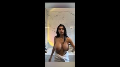 Mia Khalifa Onlyfans Towel Tits Video Leaked