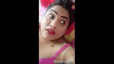 Desi Bhabhi Shows Nude Body