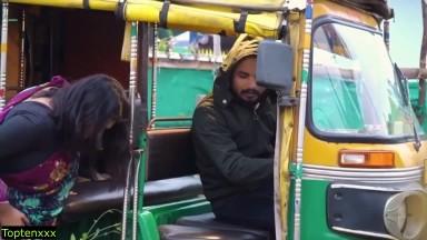 Auto driver fucks beautiful passenger Bhabhi With Clear Audio