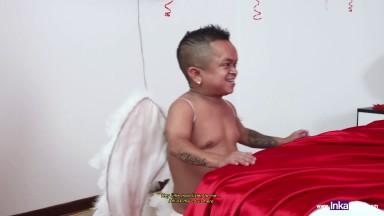 Jorgito el Guayaco debuts in porn as cupid and fucks with busty white girl