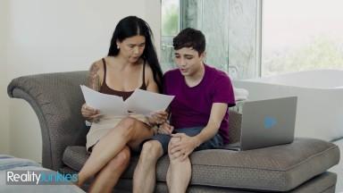 REALITYJUNKIES - Dana Vespoli Talks To Her Stepson About His Grades While Giving Him A Handjob