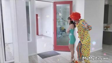 Wifes hot sucky fucky after party with the clown