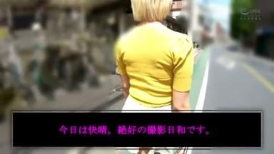 590MCHT-017  A Blonde Gal Came In Front Of Me Who Was Voyeuring The Buttocks Of A Woman