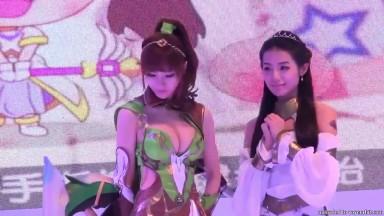 Fresh Japanese cosplayers give downblouse view