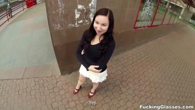 Out-of-town gal fucked outside